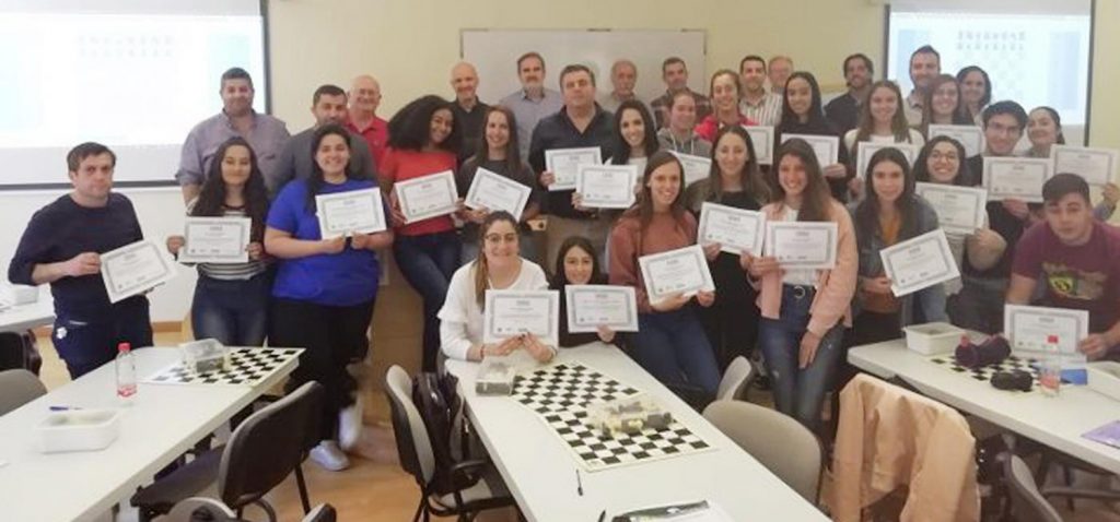 El Complejo Deportivo UCA acoge cursos de instructores autonómicos de ajedrez impartidos por Ajeduca