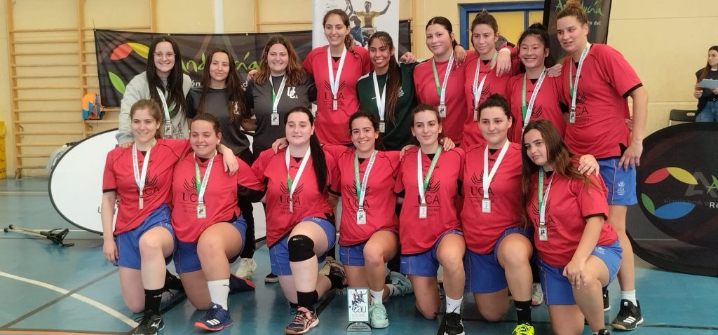 El equipo femenino UCA logra la medalla de bronce en el andaluz universitario de balonmano