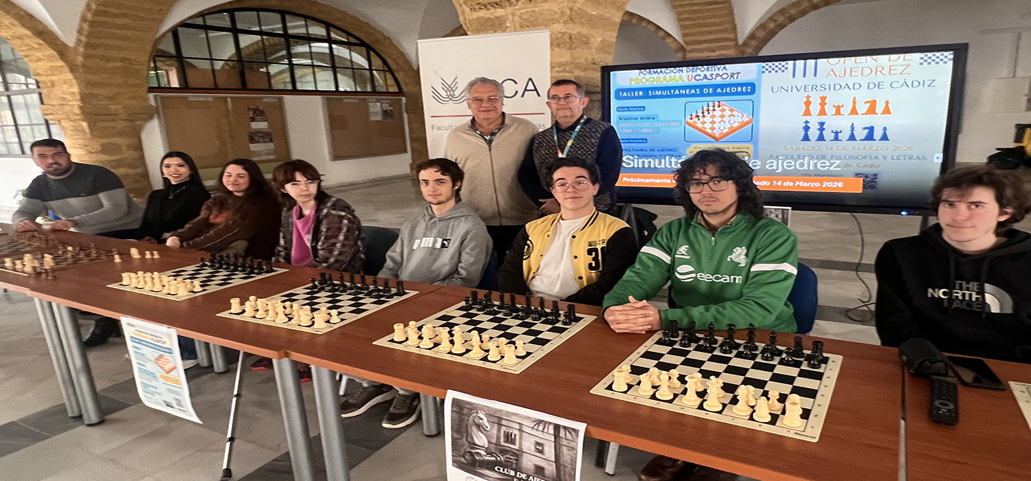 La Facultad de Filosofía y Letras acoge  una simultánea de ajedrez del Área de Deportes